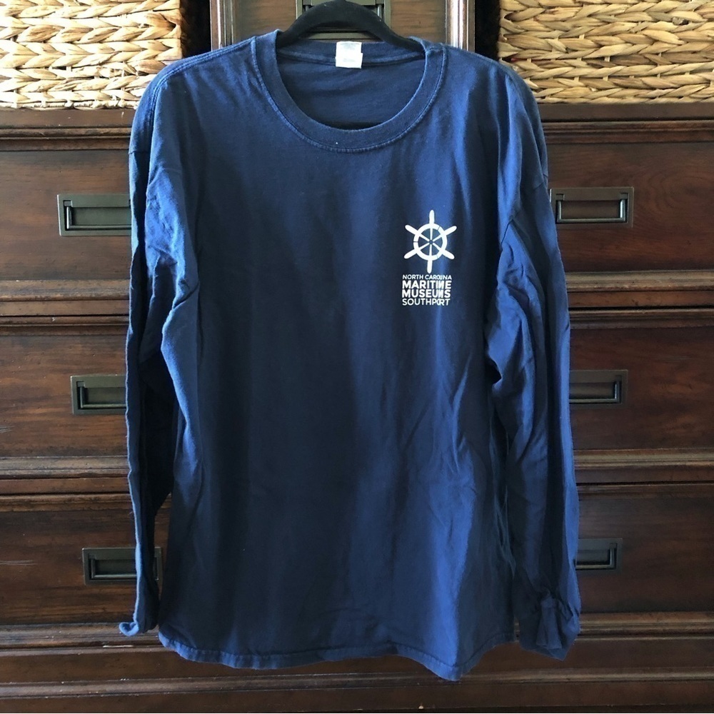 NC Maritime Museums Long sleeve navy graphic tee in size XL